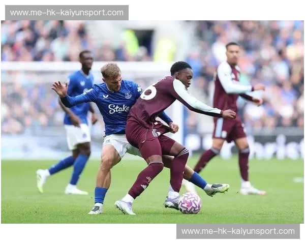 蓝军荣耀，黑猫传奇：埃弗顿与桑德兰的足球史诗